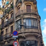 Diese Stadt hat unendlich viele tolle Gebäude. 